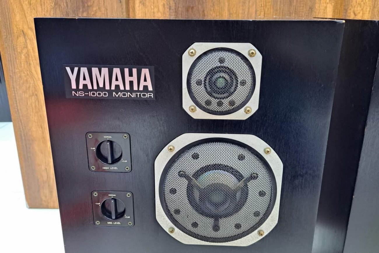 YAMAHA MODELO NS-1000M
