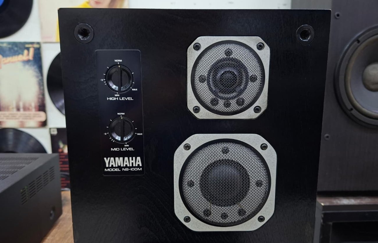 YAMAHA MODELO NS-100M