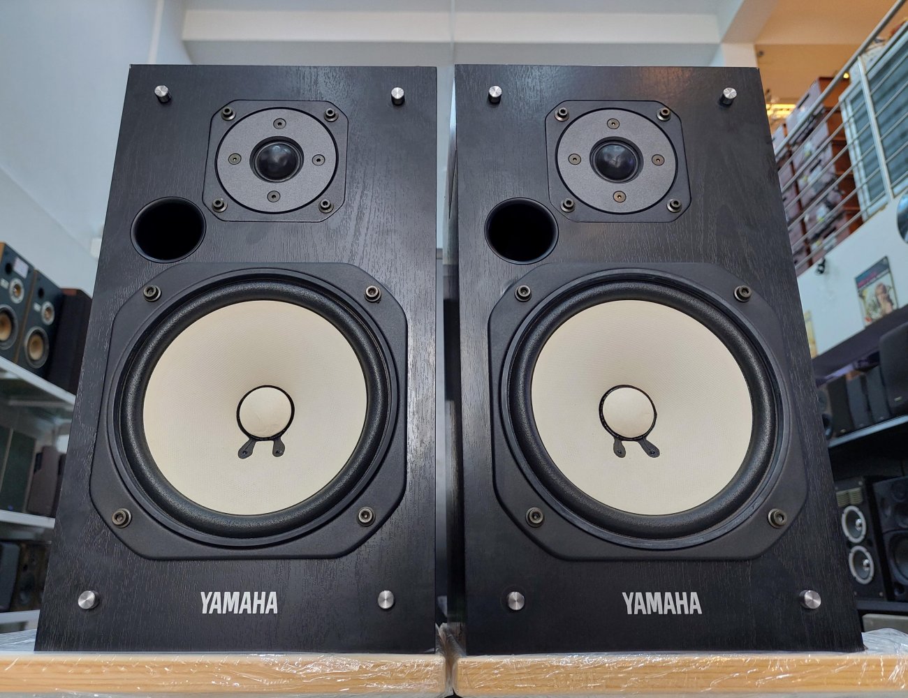 YAMAHA MODELO NS-10M T