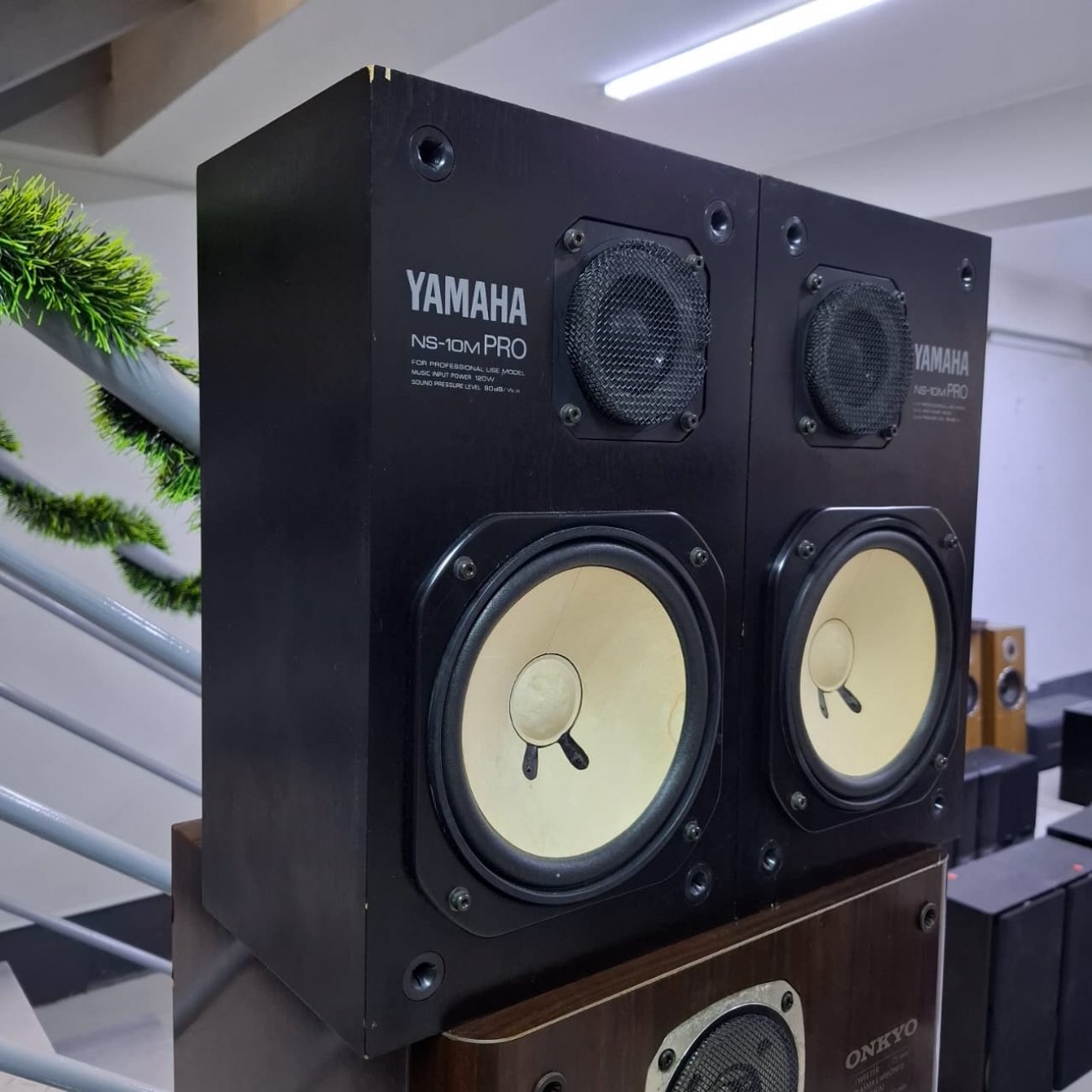 YAMAHA MODELO NS-10MONITOR PRO
