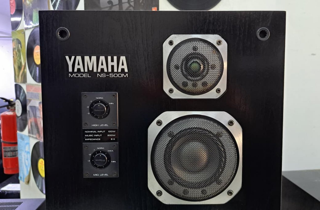 YAMAHA MODELO NS-500M