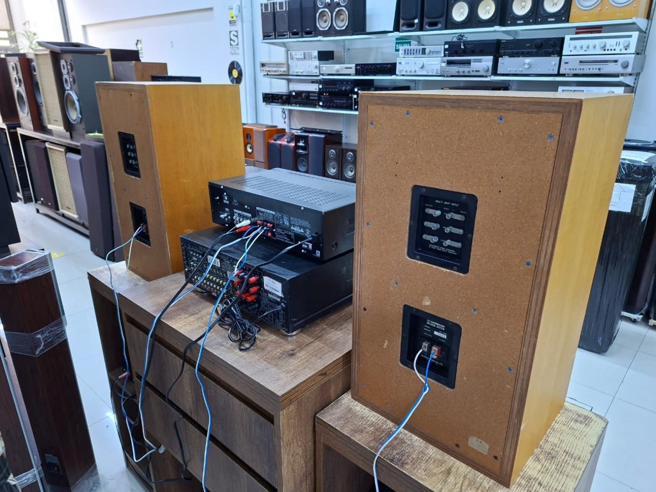YAMAHA MODELO NS-690  