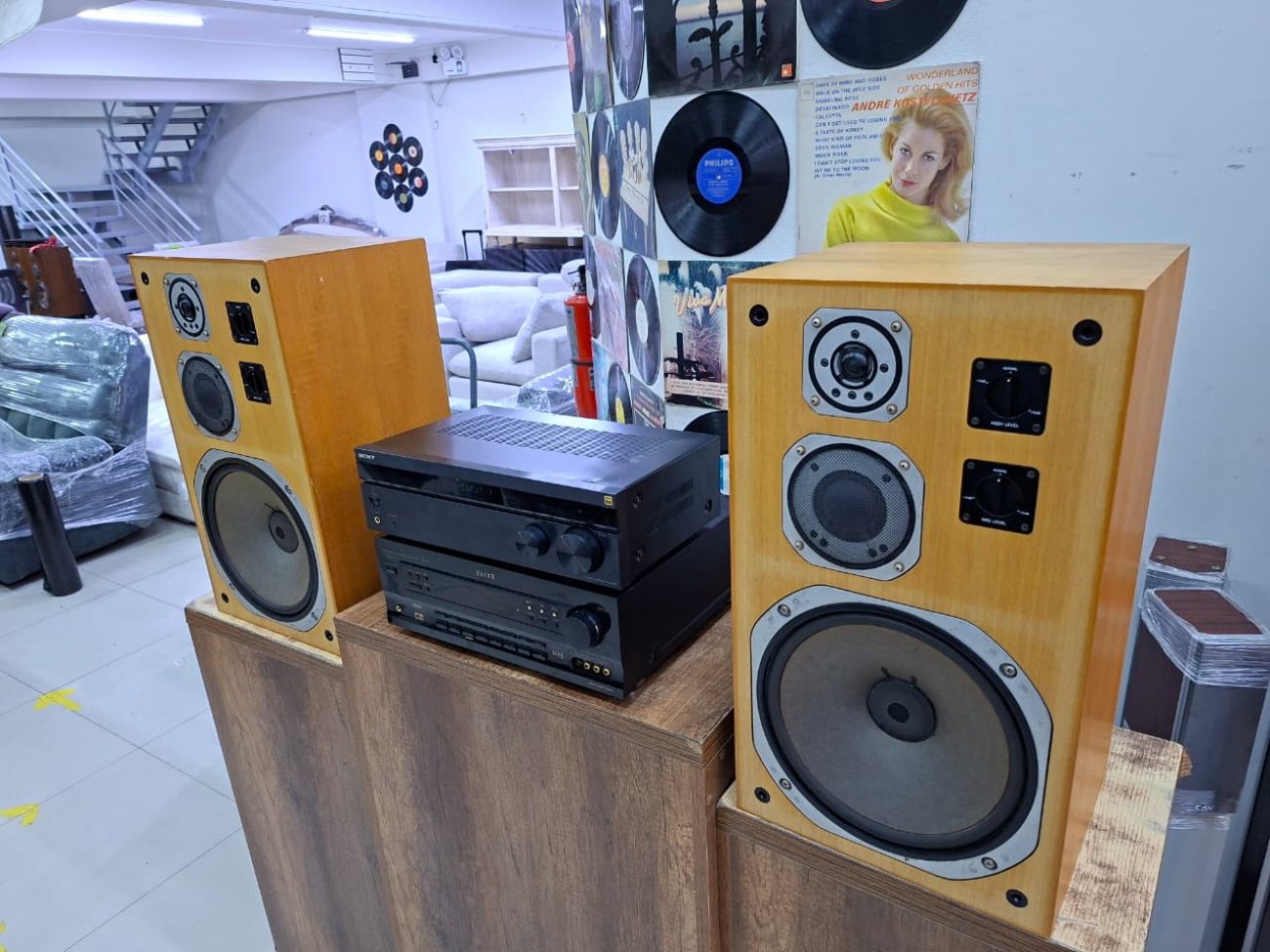 YAMAHA MODELO NS-690  