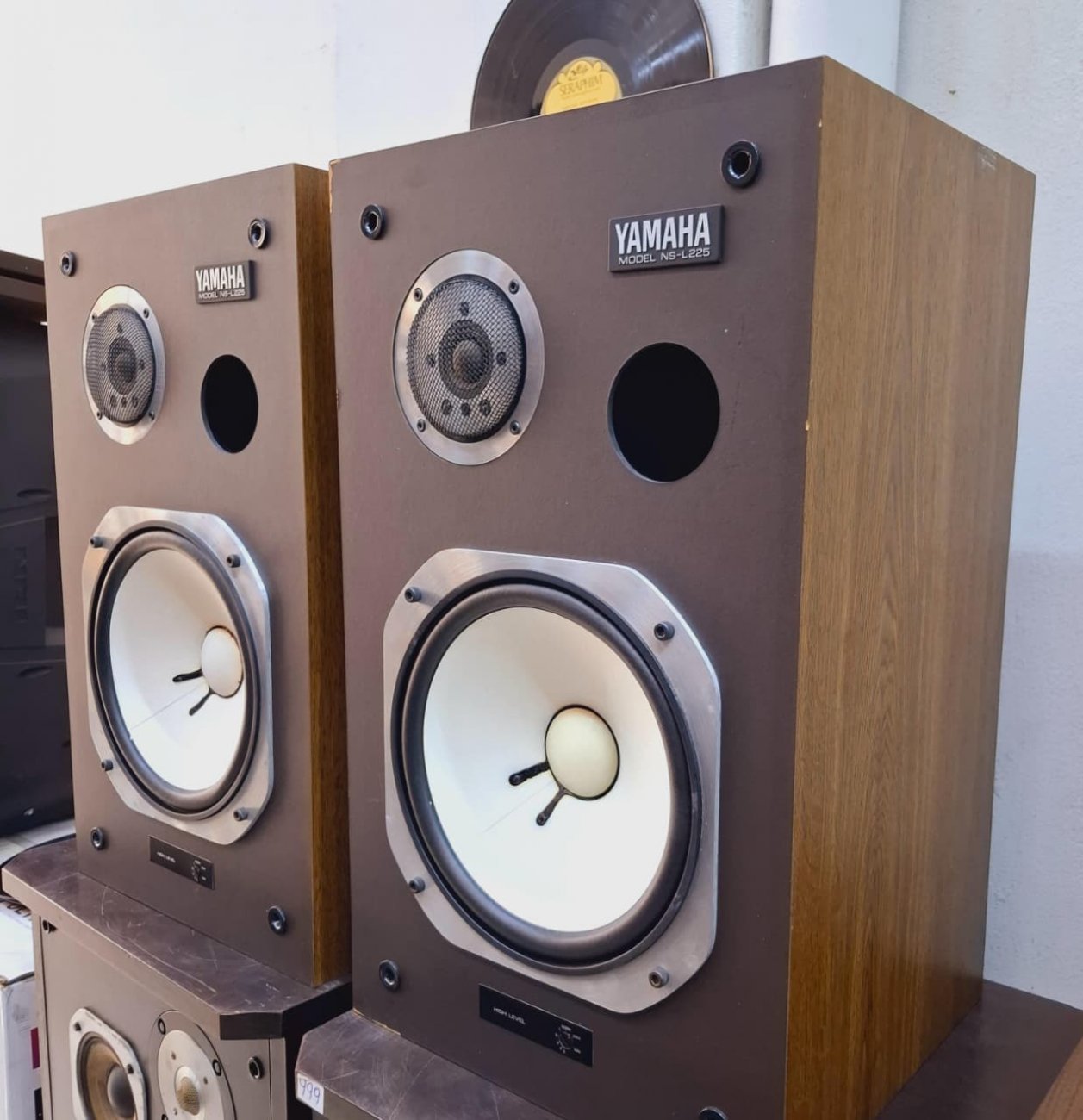 YAMAHA MODELO NS-L225